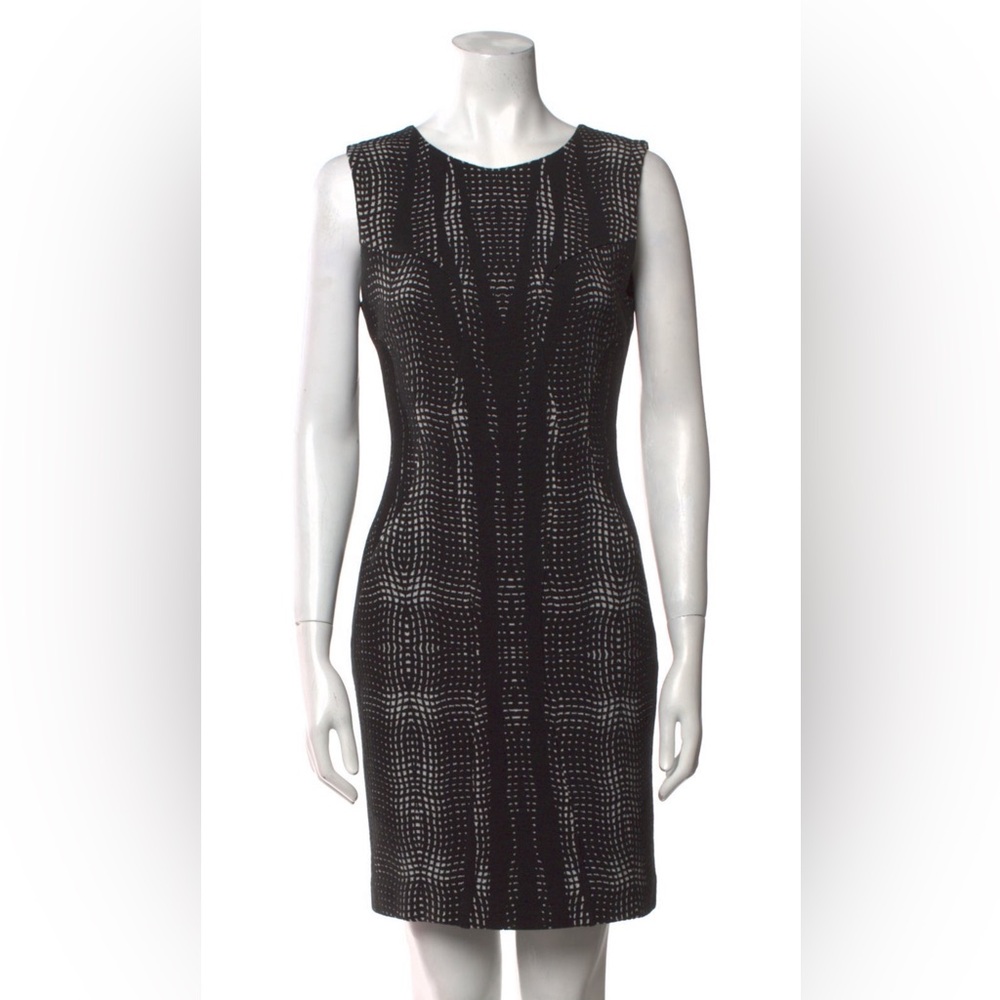 Diane von Furstenberg Sheath Dress size 4